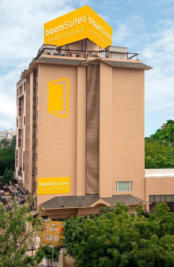 Bloomsuites L Hotel