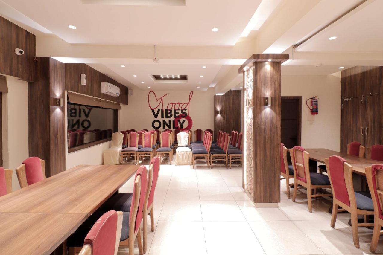 Collection O 39594 Heritage Paldi Rd Hotel