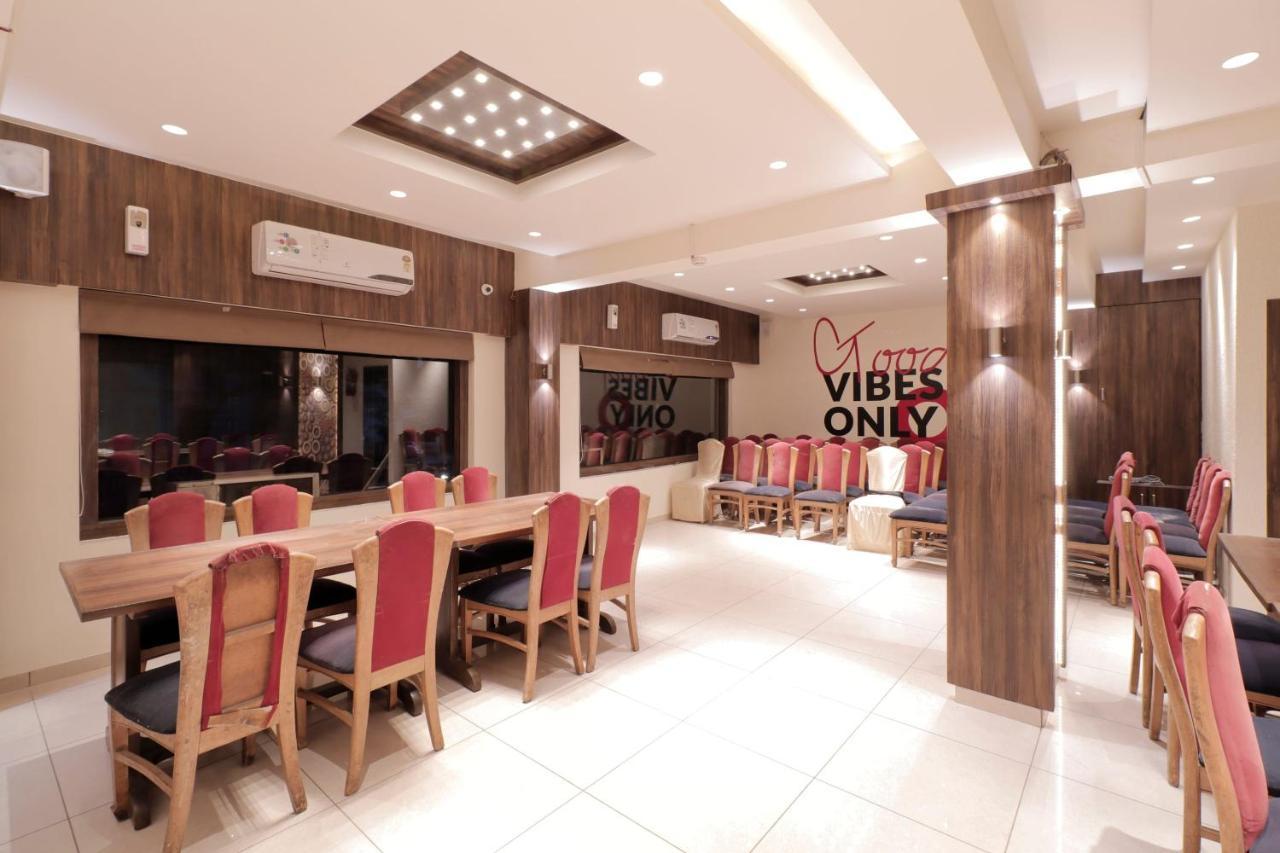 Collection O 39594 Heritage Paldi Rd Hotel