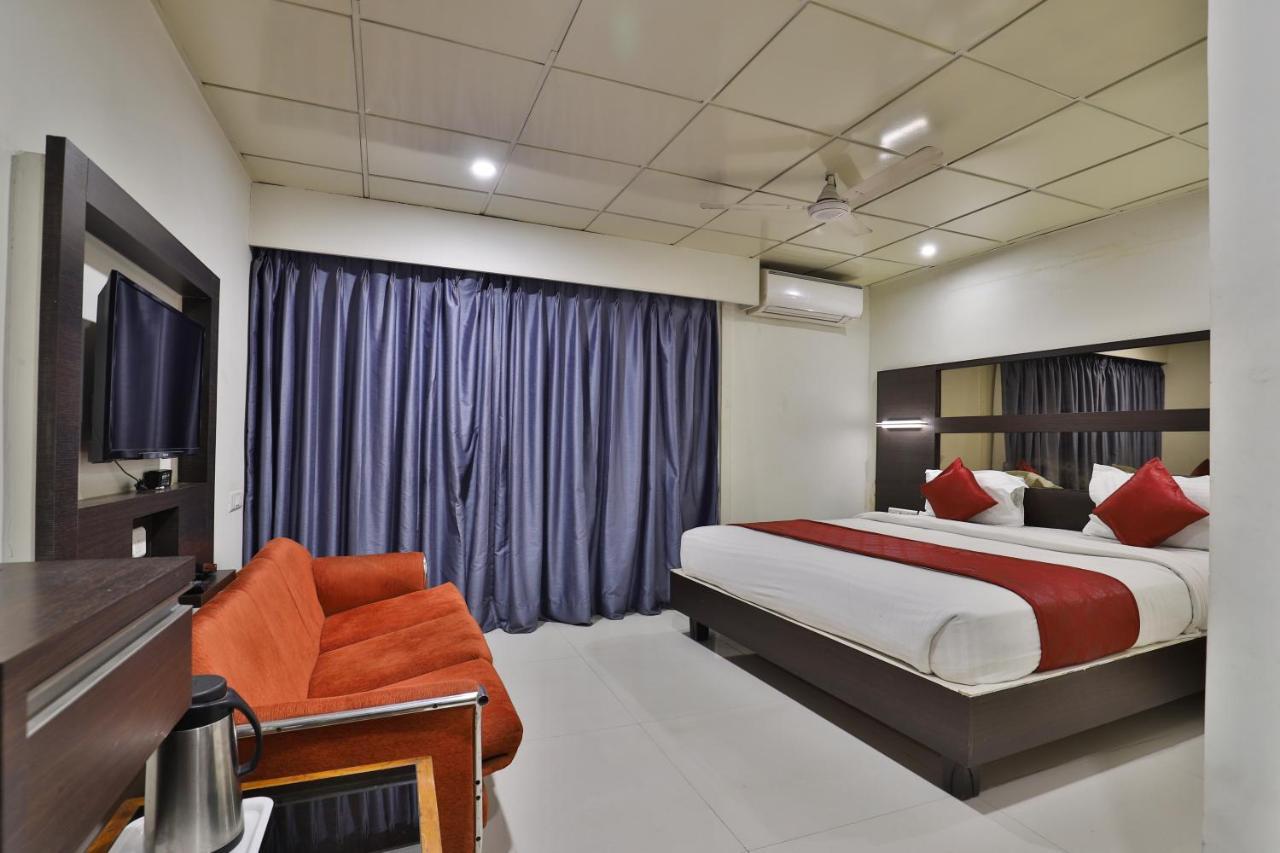 Hotel Park Land Ahmedabad