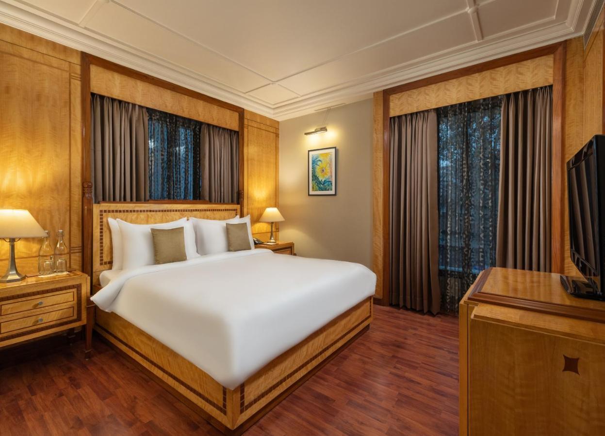 Sarovar Portico Kalupur 3*
