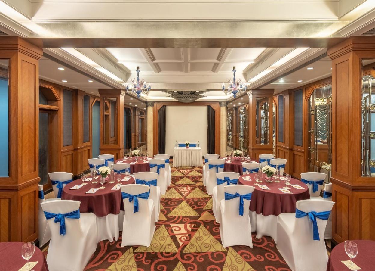 Sarovar Portico Kalupur 3*